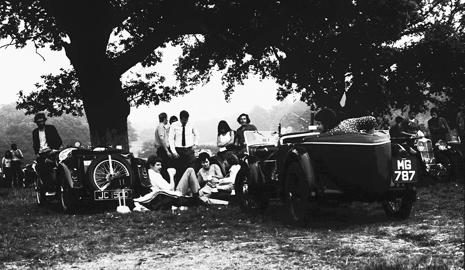 Nineteen-thirties MGs pic-nic