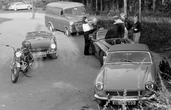 Ford Transit, 2 MGBs, BSA 650 Thunderbolt
